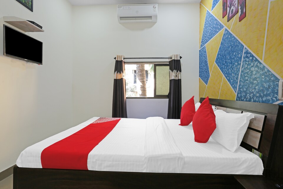 OYO Hotel K D Palace Near Chhatrapati Shivaji International Airport, Mumbai International Airport, Mumbai