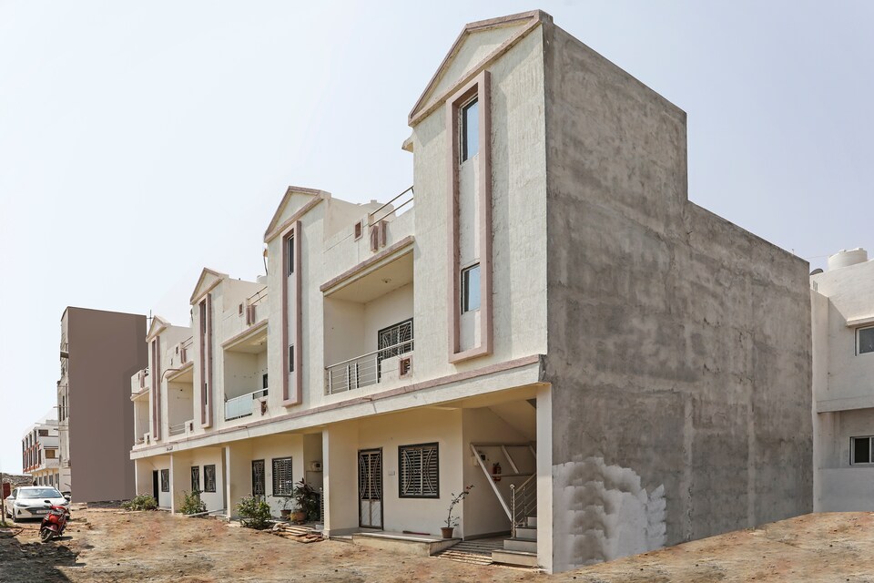 OYO 85810 Krishna Homestay, Kevadia, Vadodara