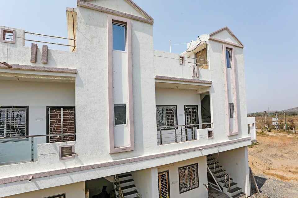 OYO 85810 Krishna Homestay, Kevadia, Vadodara