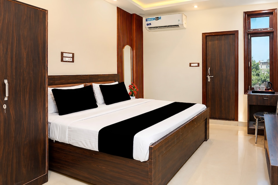 Townhouse Shyam Nagar Formerly Crystal Grand , Kanpur Railway Station, Kanpur