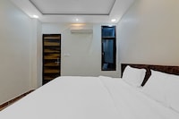 Hotel O Crystal Grand