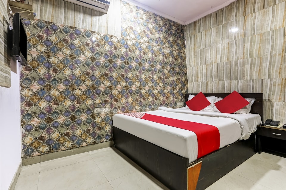 OYO 85821 Hotel M Residency, Mumbai BCEC, Mumbai