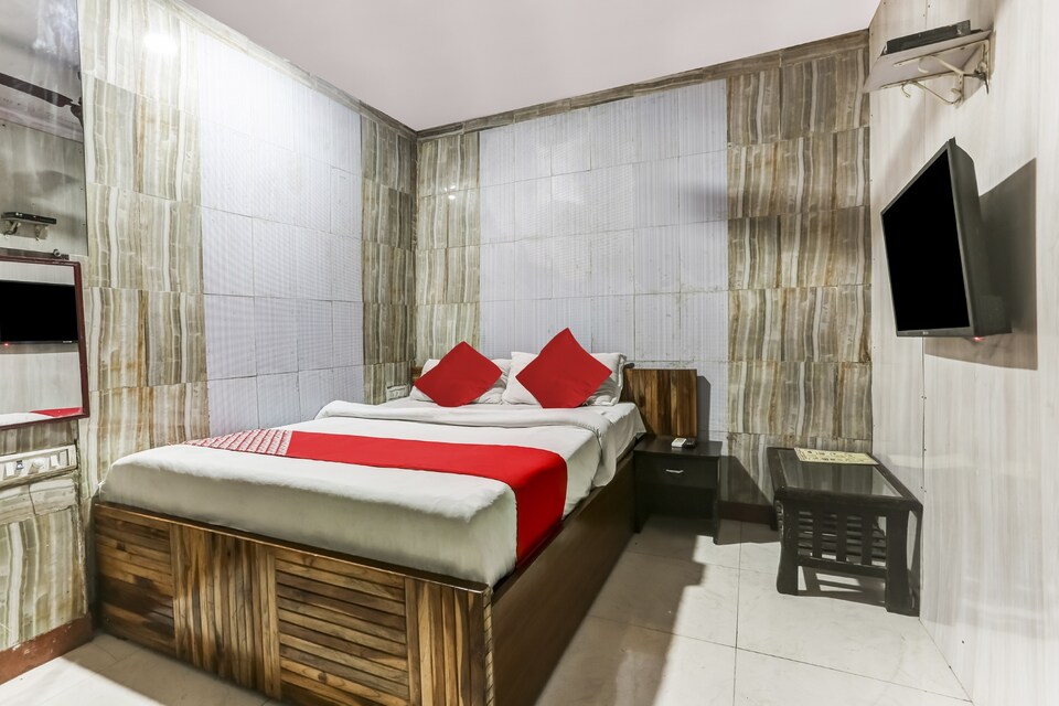 OYO 85821 Hotel M Residency, Mumbai BCEC, Mumbai