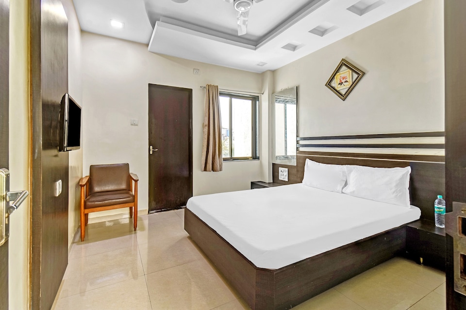 SPOT ON 85825 Hotel Sai Suman Executive, Shirdi, Shirdi
