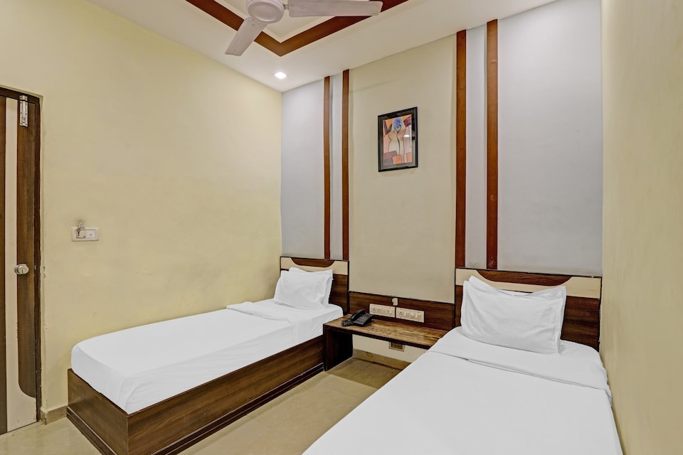OYO Flagship 85837 Hotel Rudra Mahal, Ashram Road Ahmedabad, Ahmedabad