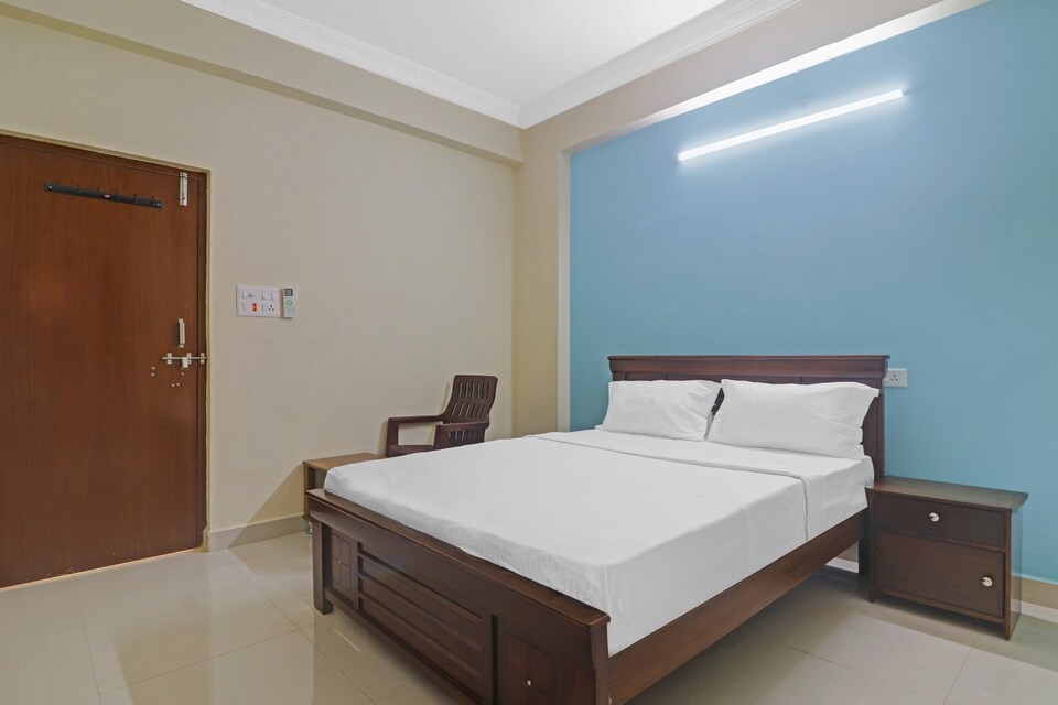 OYO 85841 Hotel Vibrant Golden Bay, Gachibowli, Hyderabad