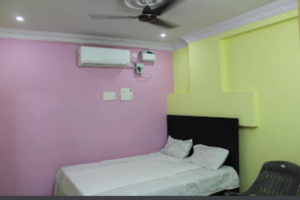 OYO Amaravathi Lodge, Nandigama, Nandigama