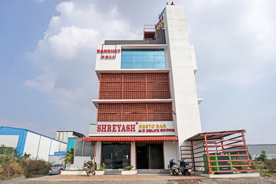 Capital O Hotel Shreyash Executive, Pimpri Pune, Pune