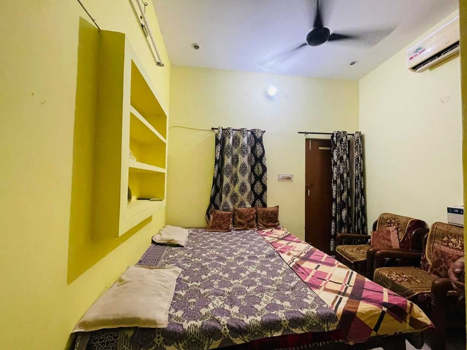 OYO Home Residential Near Munshi Pulia Metro Station, Indira Nagar Lucknow, Lucknow