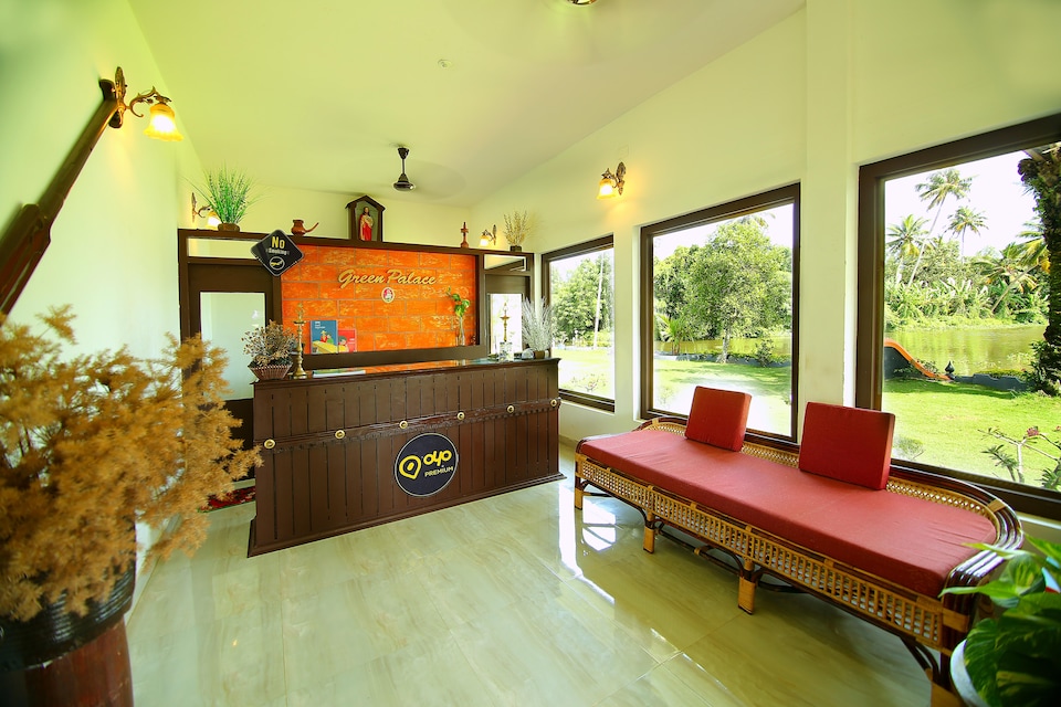 OYO 1393 Green Palace, AC Road Alappuzha, Alappuzha