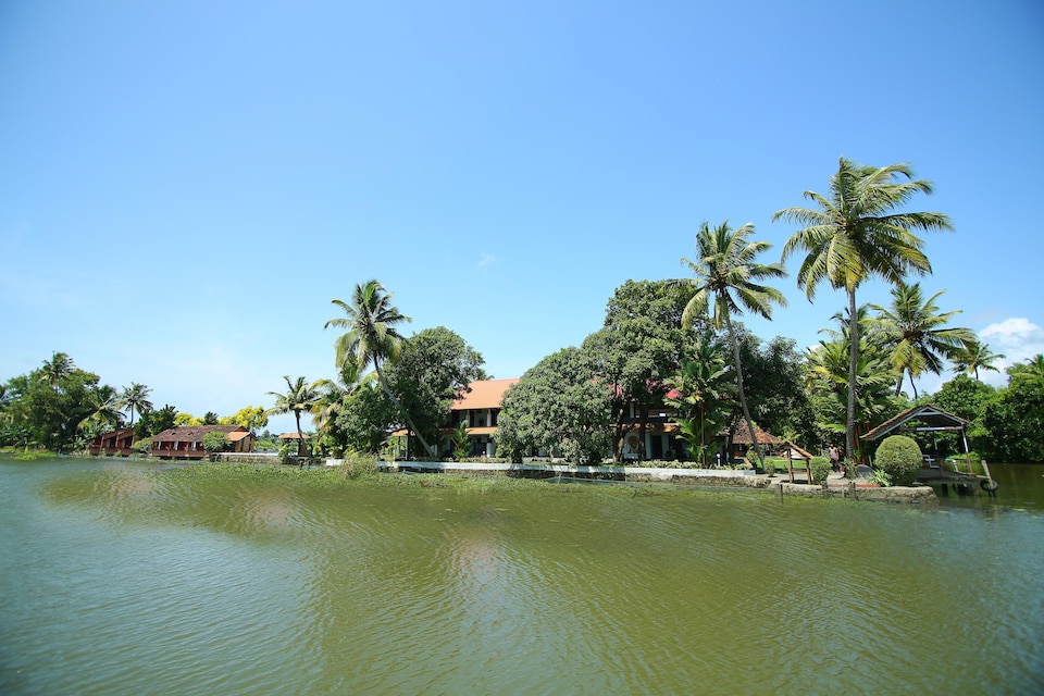 OYO 1393 Green Palace, AC Road Alappuzha, Alappuzha