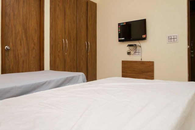 OYO Bipul's House Near Botanic Garden of Indian Republic