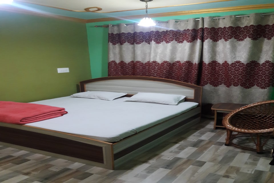 OYO Marias Hotel, Nigeen lake cluster, Srinagar