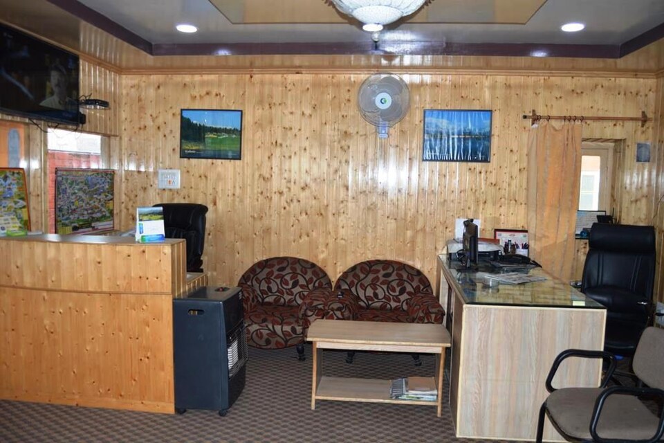 OYO Marias Hotel, Nigeen lake cluster, Srinagar