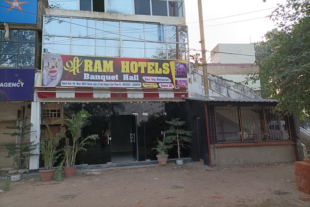 OYO Sriram Hotels