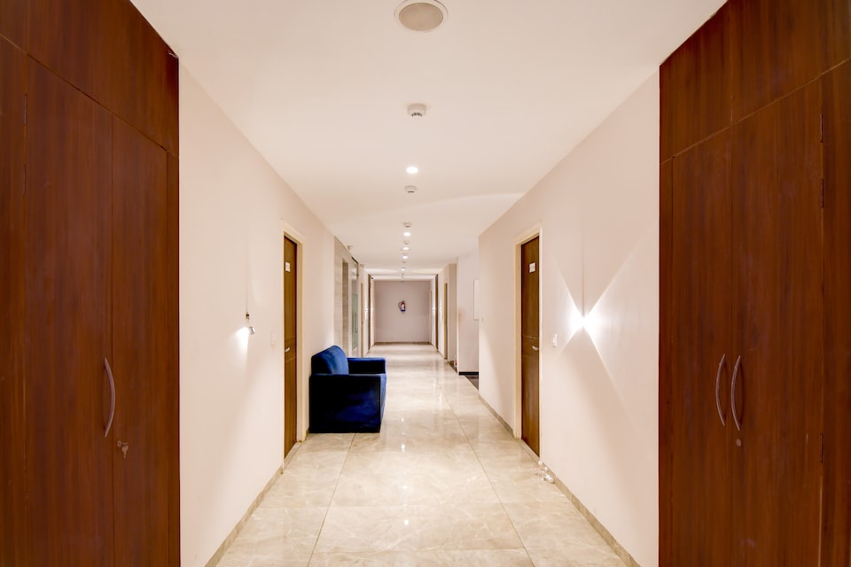 Super Townhouse Vibhuti Khand Gomti Nagar Formerly Pratham Inn, Gomti Nagar Lucknow, Lucknow