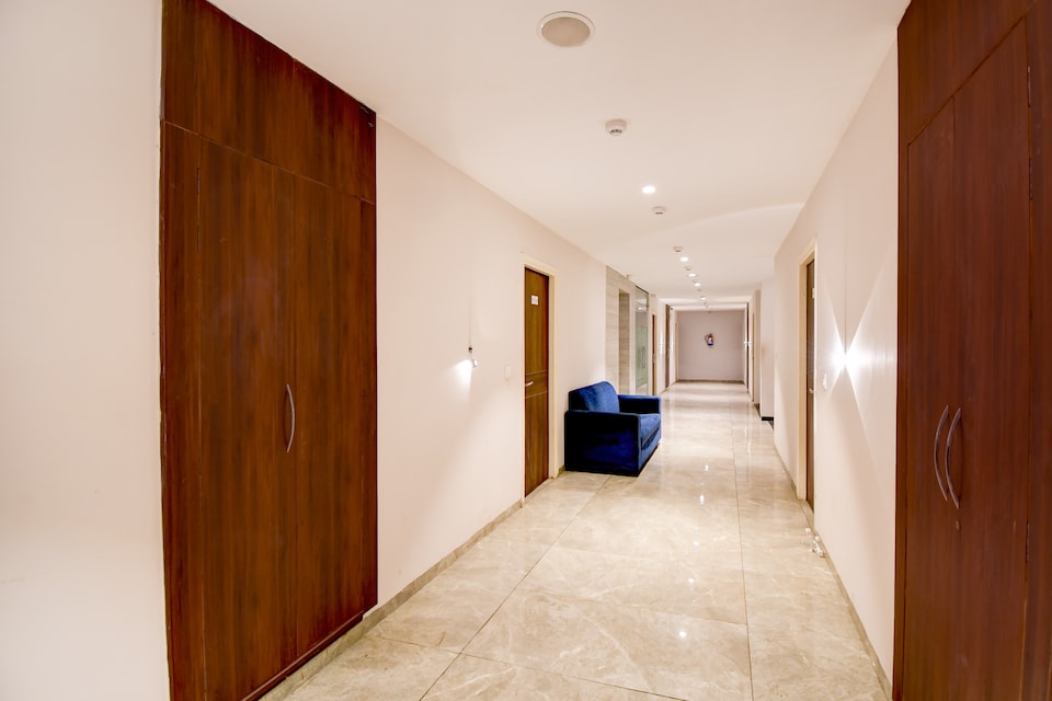 Super Townhouse Vibhuti Khand Gomti Nagar Formerly Pratham Inn, Gomti Nagar Lucknow, Lucknow