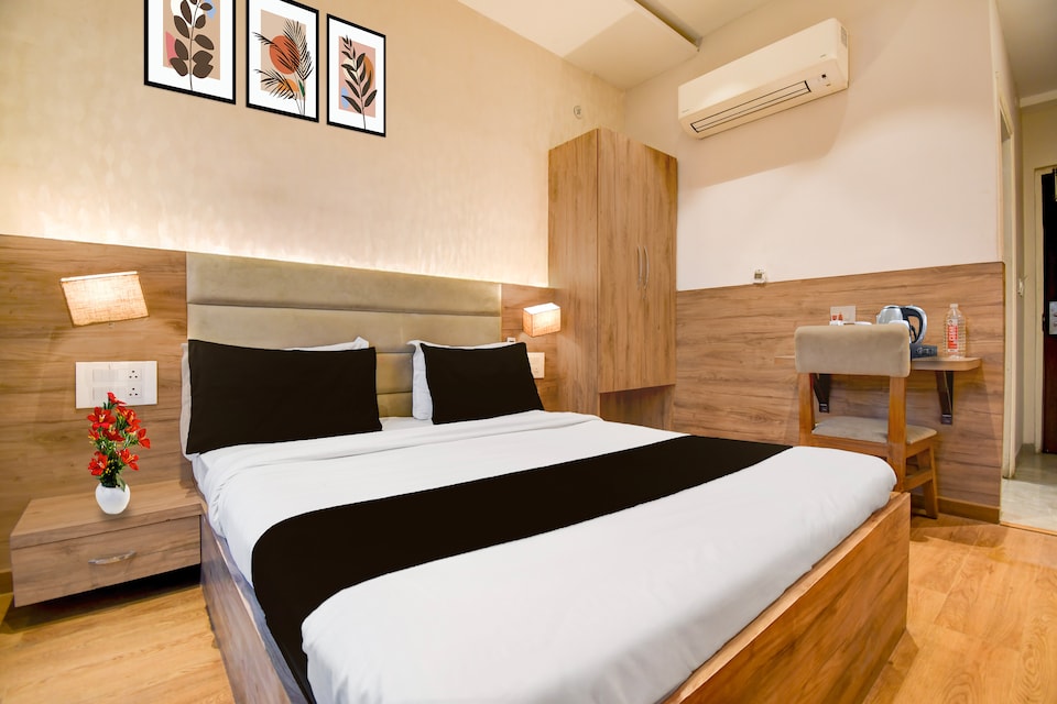 Super Townhouse Vibhuti Khand Gomti Nagar Formerly Pratham Inn, Gomti Nagar Lucknow, लखनऊ