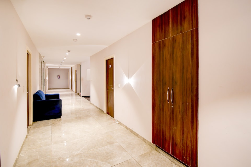 Super Townhouse Vibhuti Khand Gomti Nagar Formerly Pratham Inn, Gomti Nagar Lucknow, Lucknow