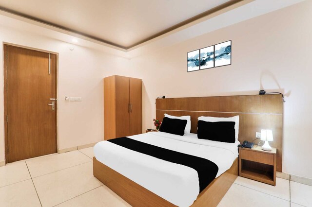 Townhouse Vibhuti Khand Gomti Nagar Formerly Pratham Inn