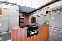 Super OYO Townhouse Vibhuti Khand Gomti Nagar Formerly Pratham Inn