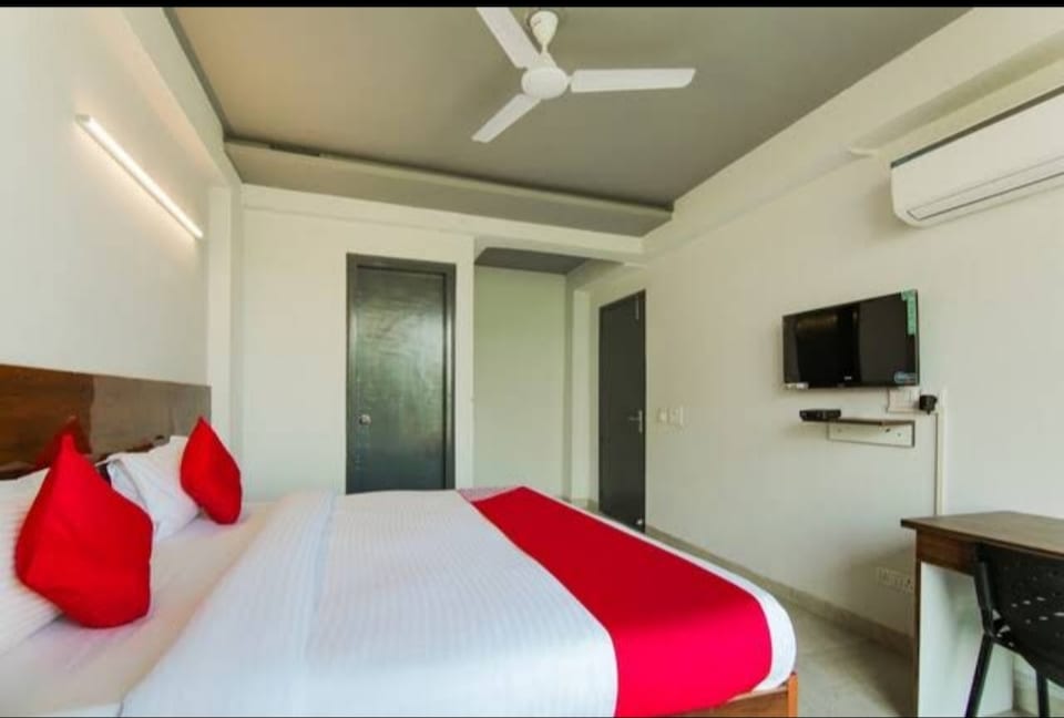 OYO 85946 Mystery Rooms , Golf Course Road, Gurgaon