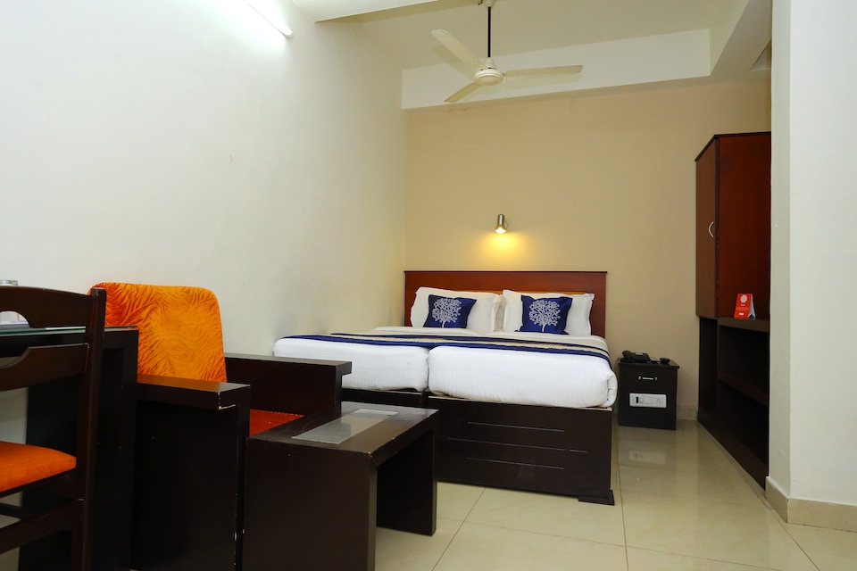 OYO 9116 Thamburu International Hotel, Thampanoor Trivandrum, Trivandrum