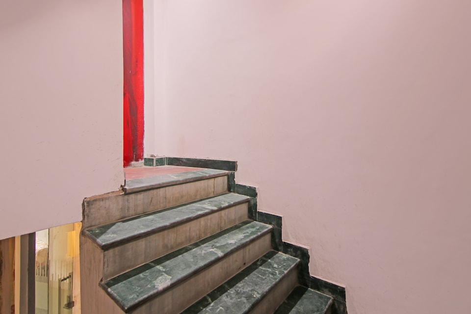 Hotel O King, Vaishali Kaushambi Metro, Ghaziabad