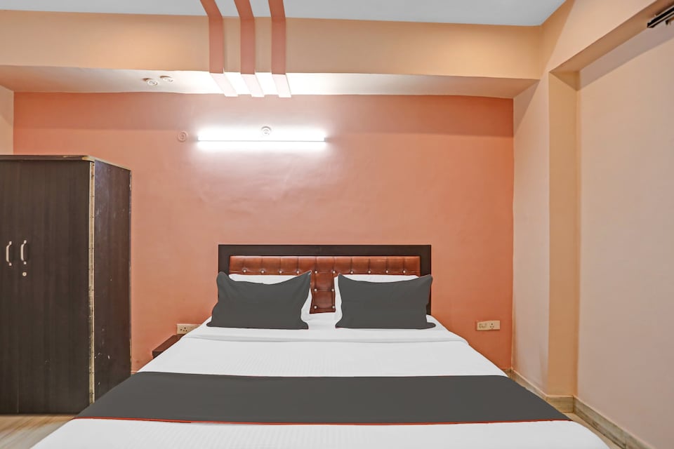 OYO Flagship 85980 Hotel Royal Green Inn, Meerut, Meerut