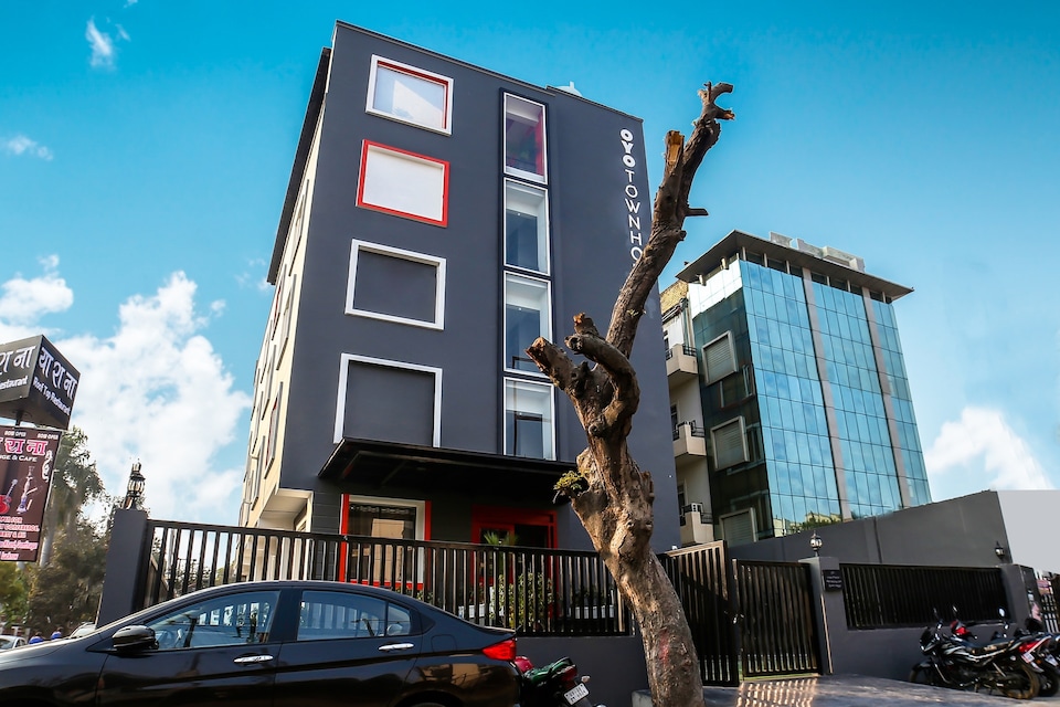 LIVE as LCK2472, Gomti Nagar Lucknow, Lucknow