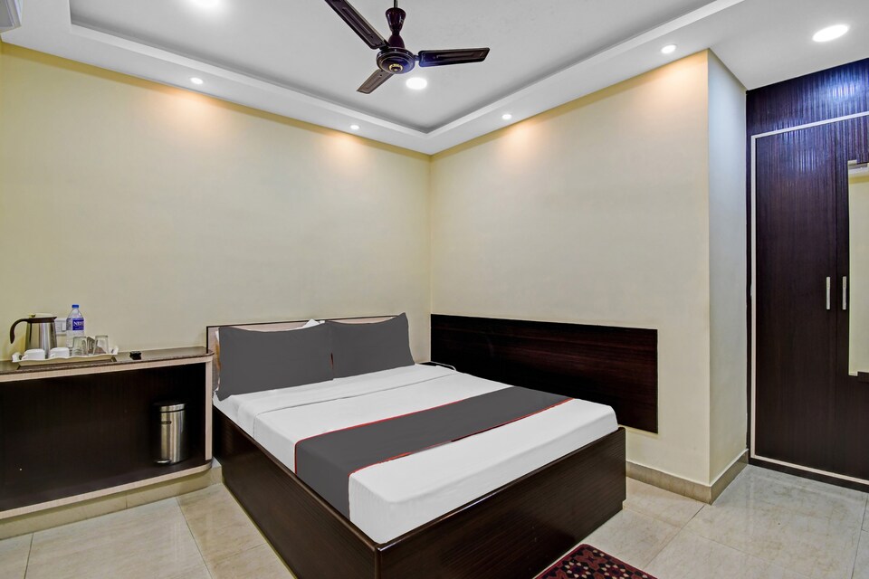 OYO 85987 Laxmi Guest House, Alipore Kolkata, Kolkata