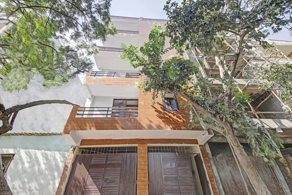 Capital O Dwarka Metro View Near Dwarka Mor Metro Station, Dwarka Delhi, Delhi