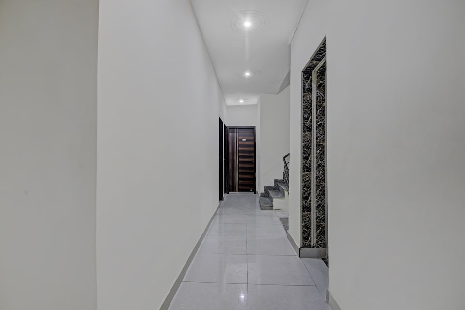 Capital O Dwarka Metro View Near Dwarka Mor Metro Station, Dwarka Delhi, Delhi