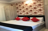 OYO Galleria Regency