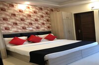 OYO Galleria Regency