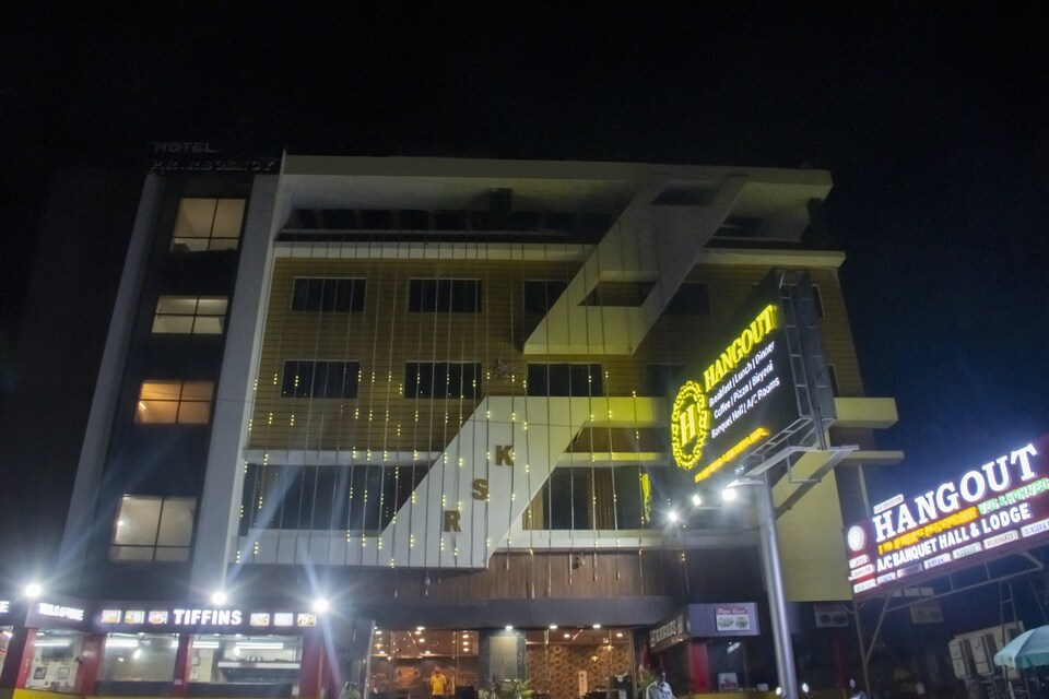 OYO Townhouse 827 Hotel Hangouts, Kurnool, Kurnool