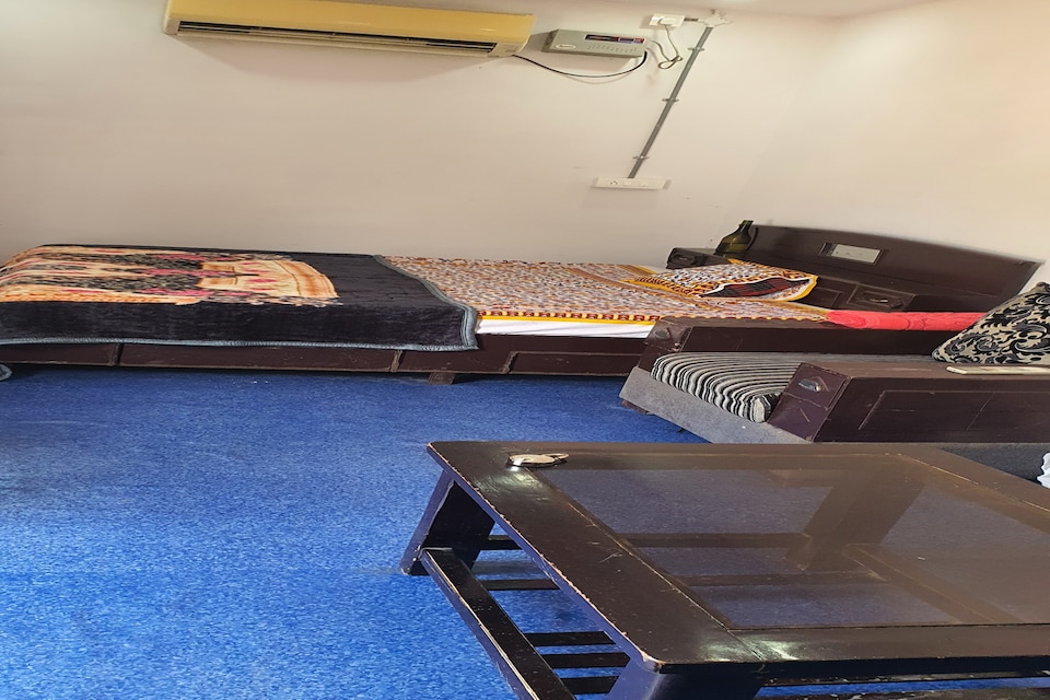OYO Hotel SS Multibrand, LB Nagar-Ramoji, Hyderabad