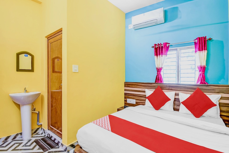 'Live on KOL2463, VIP Road Kolkata, Kolkata