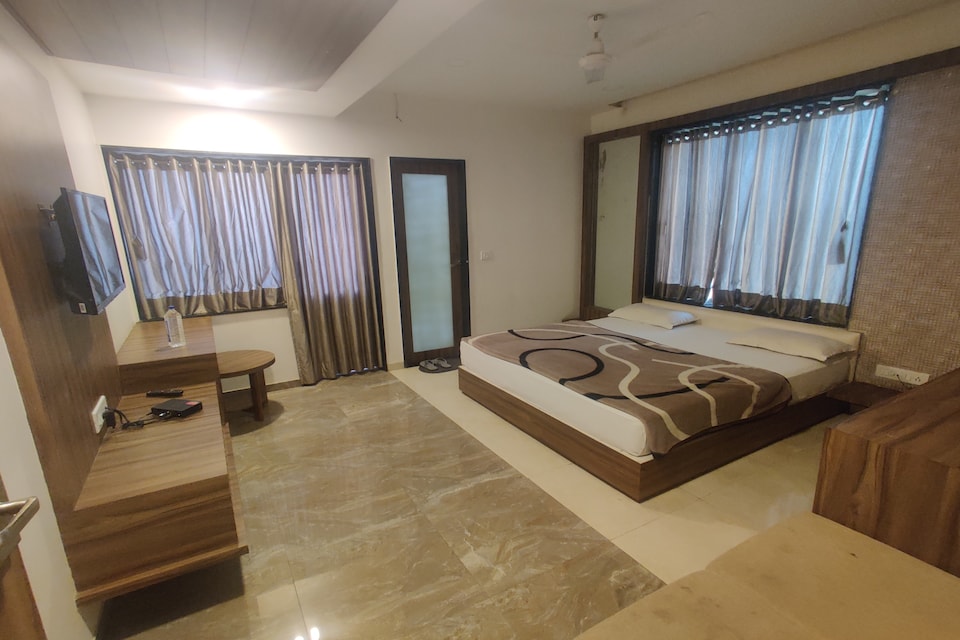 OYO 86096 Hotel Lord Krishna, Abu-Road, Mount-Abu