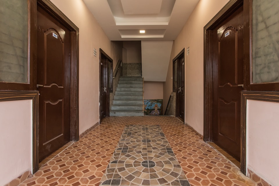 Hotel Madhur Inn, Vijay Nagar Indore, इंदौर