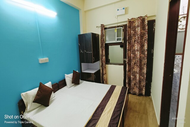 OYO Hotel Orchid Recidenc Near Omaxe Celebration Mall