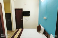 OYO Hotel Orchid Recidenc Near Omaxe Celebration Mall