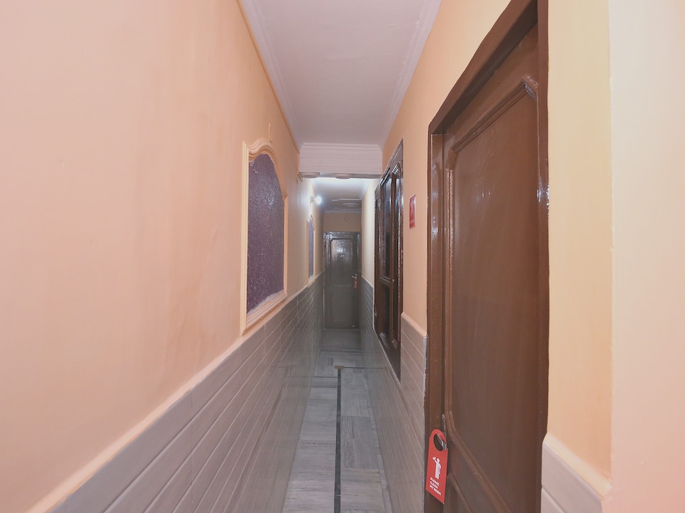 Hotel O Rajesh Palace, South Chandigarh, Chandigarh