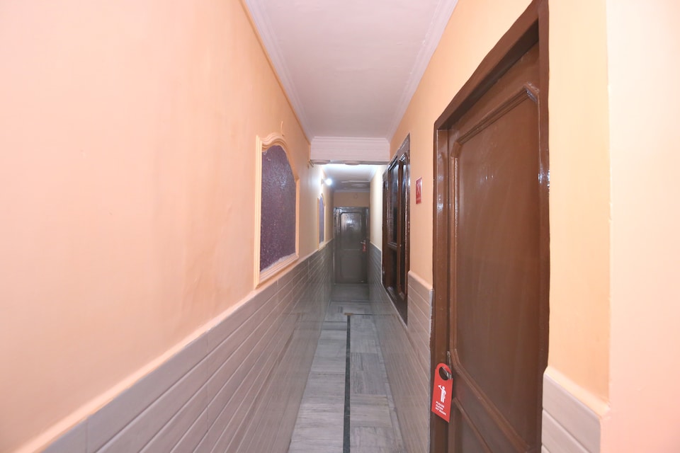 Hotel O Rajesh Palace, South Chandigarh, Chandigarh