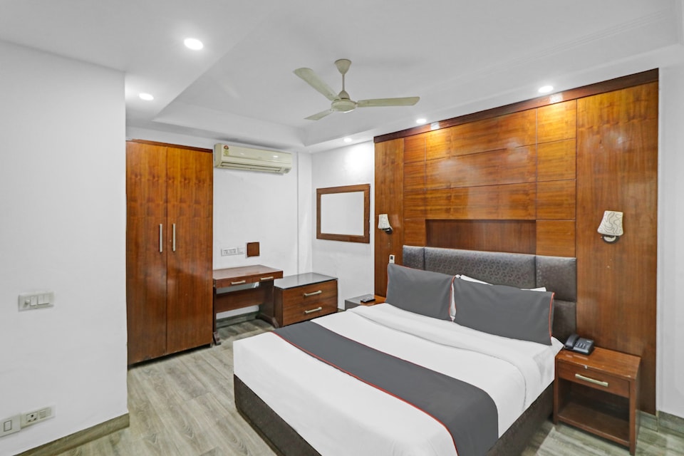 Collection O Hotel City Centre Near Dwarka Sector 12 Metro Station, Dwarka Delhi, Delhi