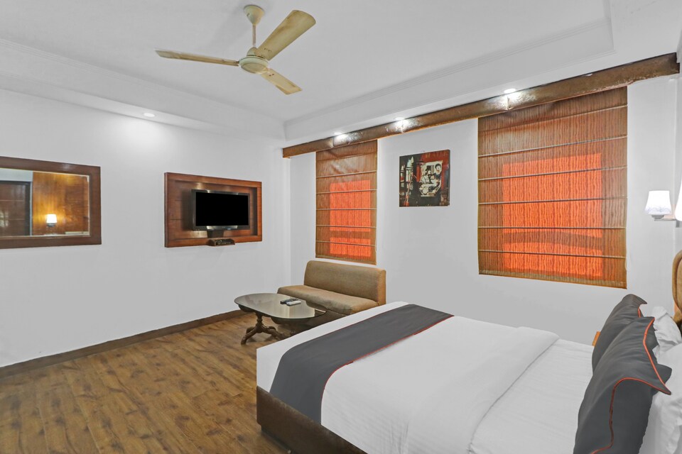 Collection O Hotel City Centre Near Dwarka Sector 12 Metro Station, Dwarka Delhi, Delhi