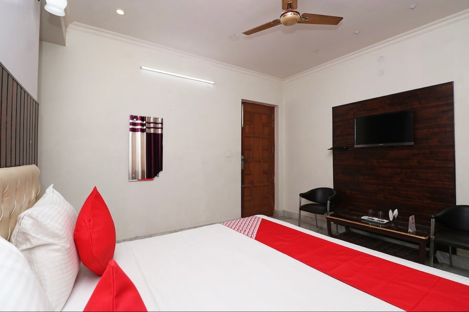 OYO Airport Air Fort, Airport Delhi, Delhi Transit