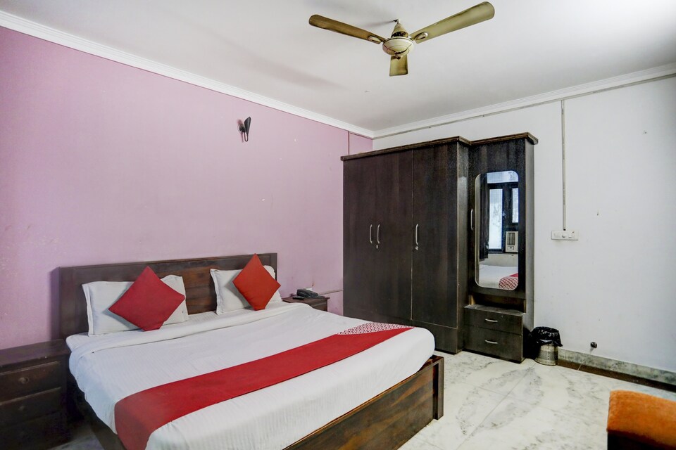 OYO Sahil Residency Near Tdi Mall, Rajouri Garden Delhi, Delhi