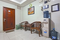 OYO 90883 Ria Agustar Syariah