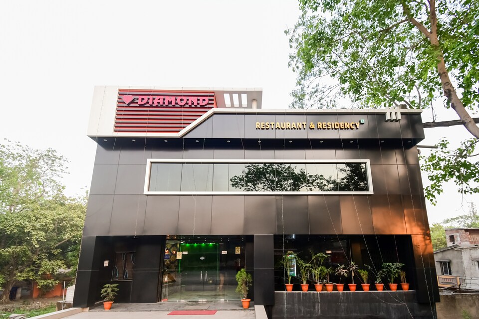 Capital O 86218 Diamond Restaurant & Residency, Sakchi Jamshedpur, Jamshedpur